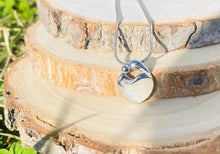 Load image into Gallery viewer, 9mm Mother baby heart pendant
